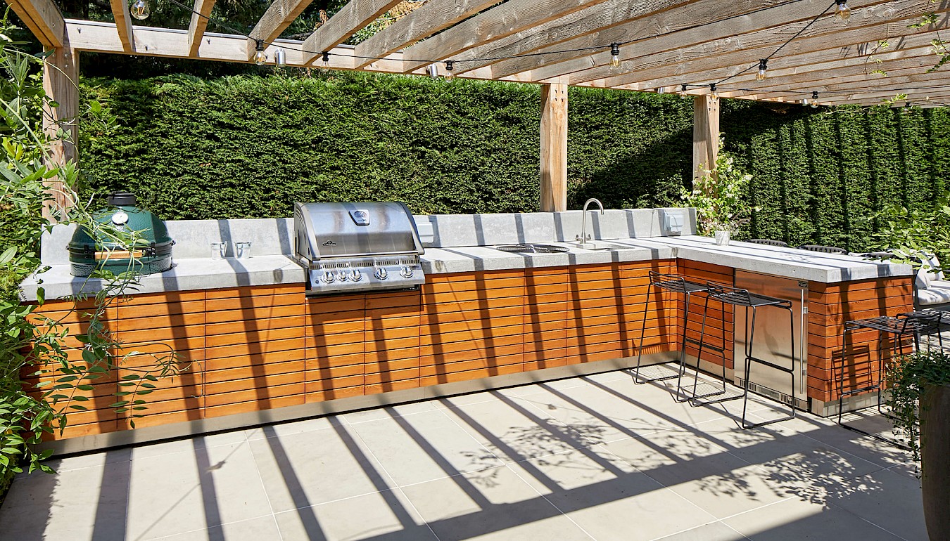 Outdoor Area - Furniture/BBQ